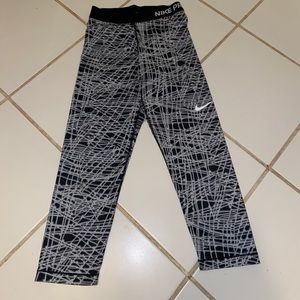 Nike pro capri spandex tights